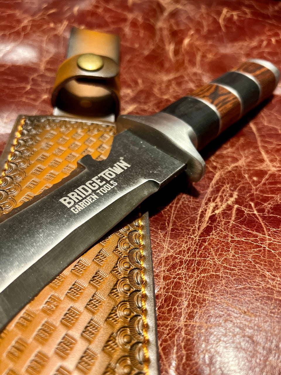 Hero Hori Gardening Knife with leather sheath & sharpener