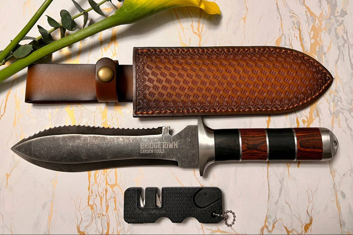 Hero Hori Gardening Knife with leather sheath & sharpener