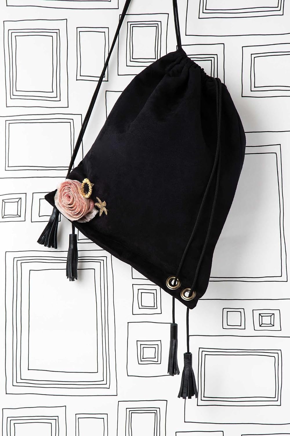 Sew Bags: The Practical Guide to Making Purses, Totes, Clutches & More; 13 Skill-Building Projects