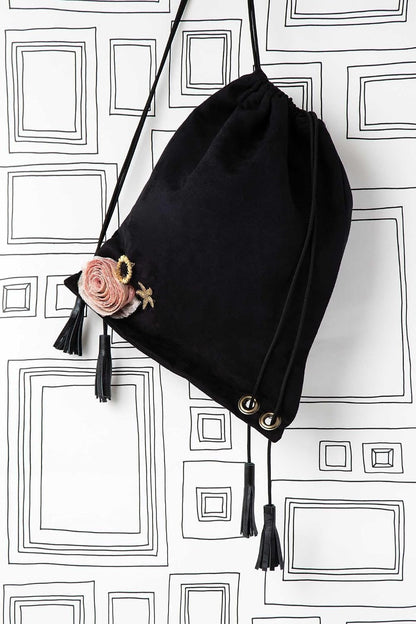 Sew Bags: The Practical Guide to Making Purses, Totes, Clutches & More; 13 Skill-Building Projects