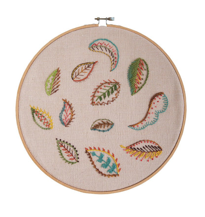 Foolproof Flower Embroidery: 80 Stitches & 400 Combinations in a Variety of Fibers; Add Texture, Color & Sparkle to Your Organic Garden: 80 Stitches & 400 Combinations in a Variety of Fibers; Add Texture, Color & Sparkle to Your Organic Garden