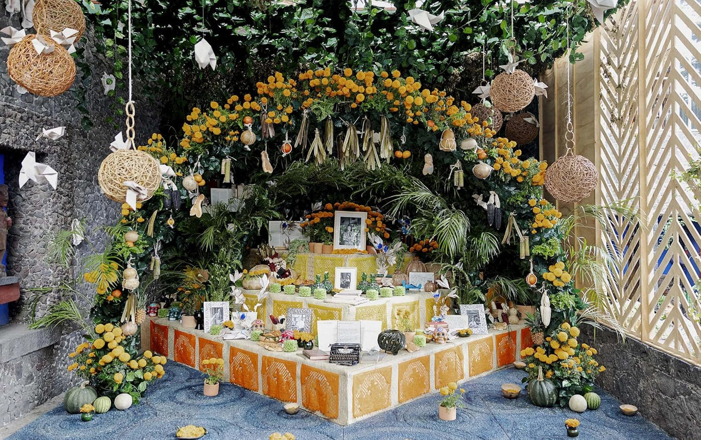 Mexico's Day of the Dead: A Celebration of Life Through Stories and Photos: A Celebration of Life Through Stories and Photos