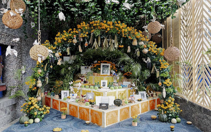 Mexico's Day of the Dead: A Celebration of Life Through Stories and Photos: A Celebration of Life Through Stories and Photos