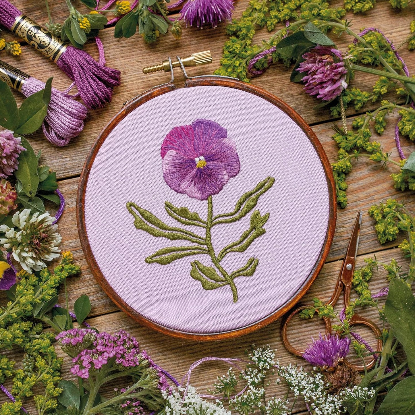 Paint with Thread: In the Garden- A Step-By-Step Guide to Embroidery by Emillie Ferris