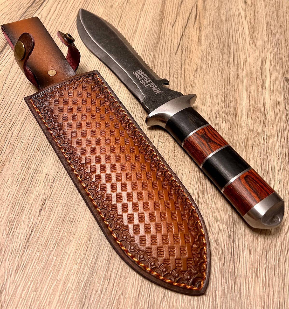 Hero Hori Gardening Knife with leather sheath & sharpener